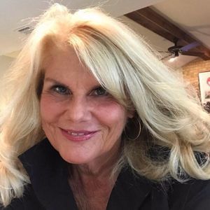 Meet your Posher, Caroline